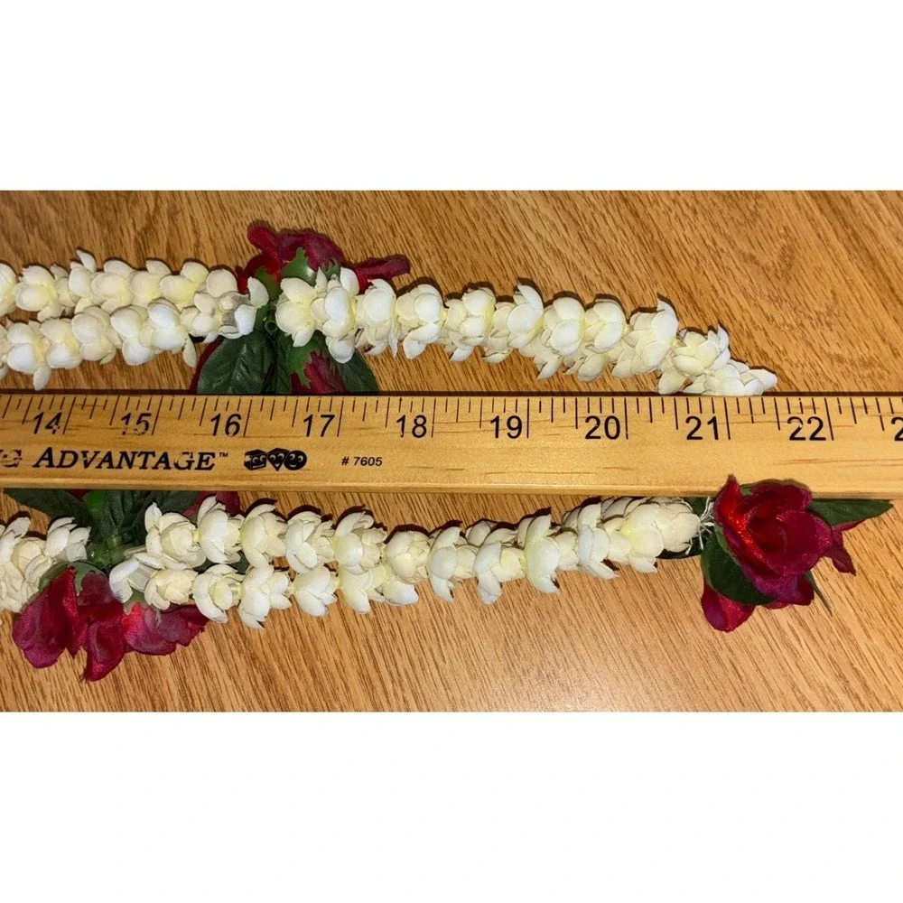 Pikake‎ Fabric Lei White Double Stranded With Red Roses 22